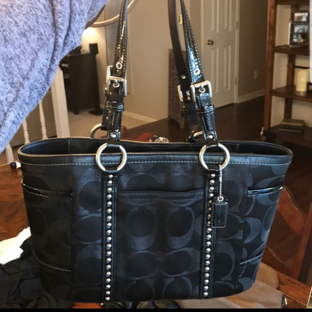 Coach purse - Picture 2 of 5